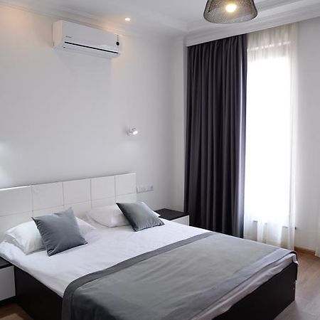 Guest House Gantiadi バトゥーミ エクステリア 写真