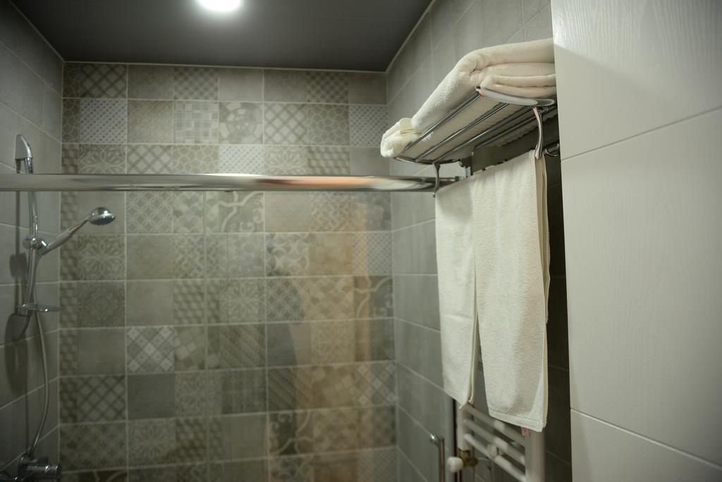 Guest House Gantiadi バトゥーミ エクステリア 写真