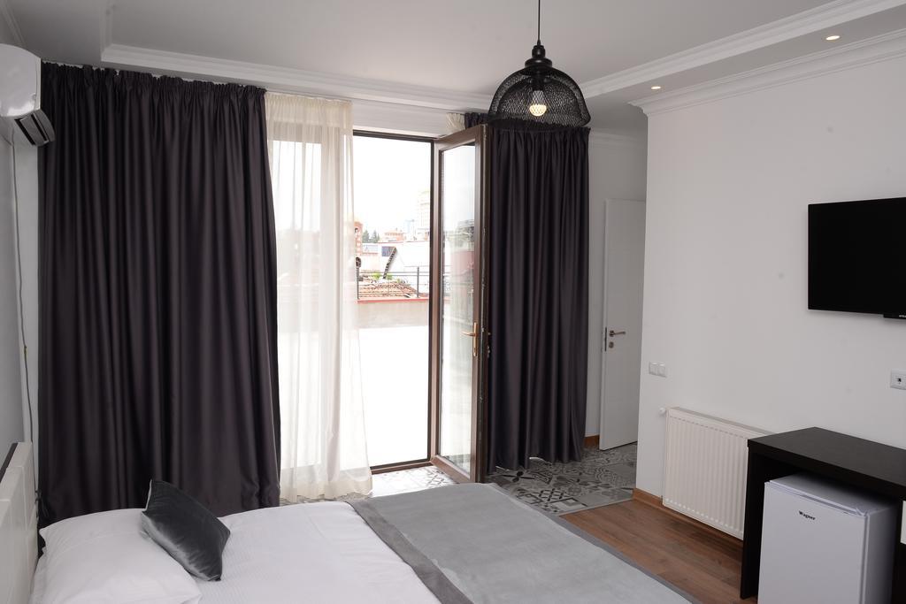 Guest House Gantiadi バトゥーミ エクステリア 写真